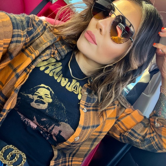 Meet your Posher, Vanessa - Picture 1 of 8